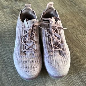 Nike Vapor Max in lilac color size 8.5 EUC